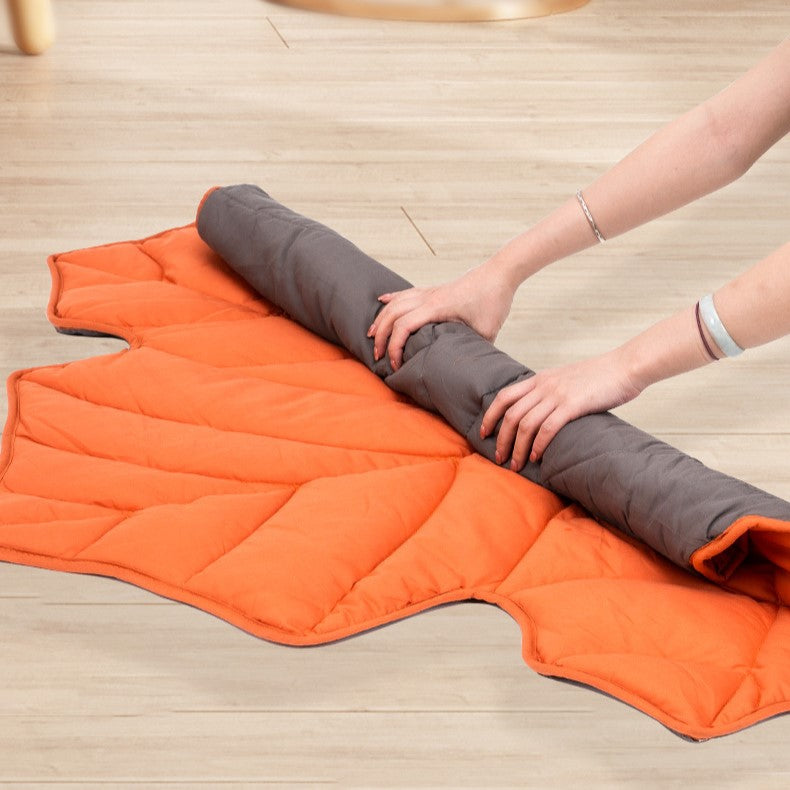 5270 Extra-Large Leaf-Shaped Pet Mat