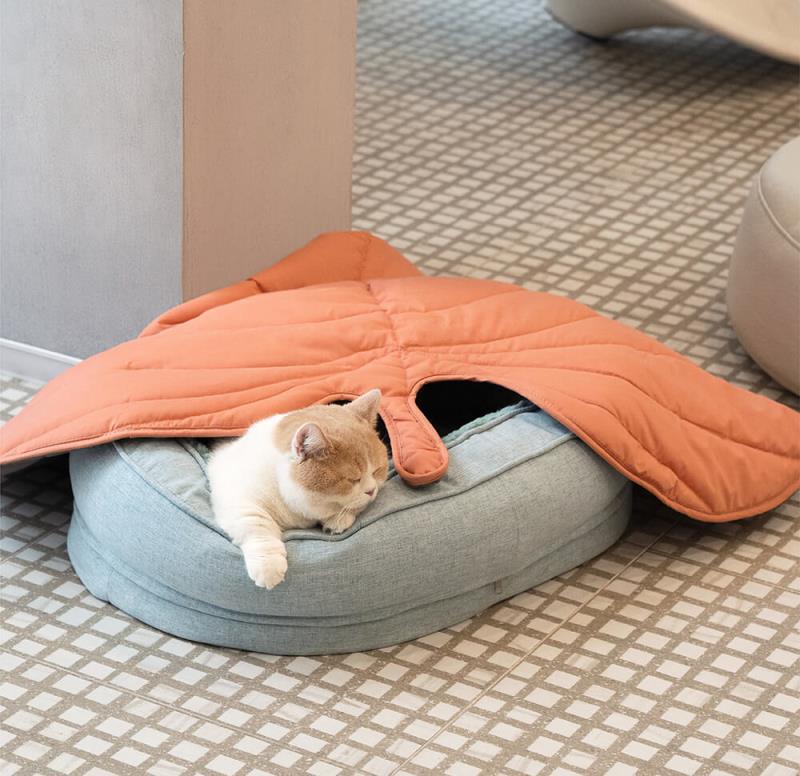 5270 Extra-Large Leaf-Shaped Pet Mat