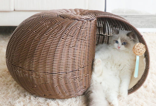 5269 Cozy Snail-Shaped Woven Semi-Enclosed Cat Bed